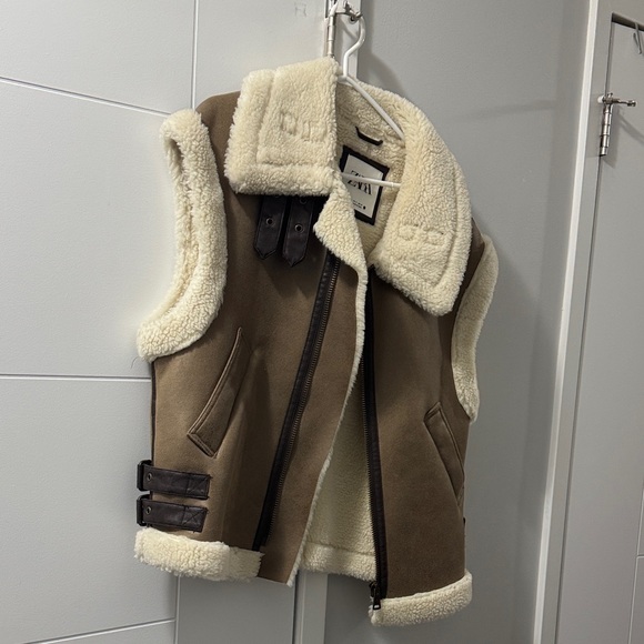 Zara Brown and Cream Shearling Vest - Picture 2 of 6